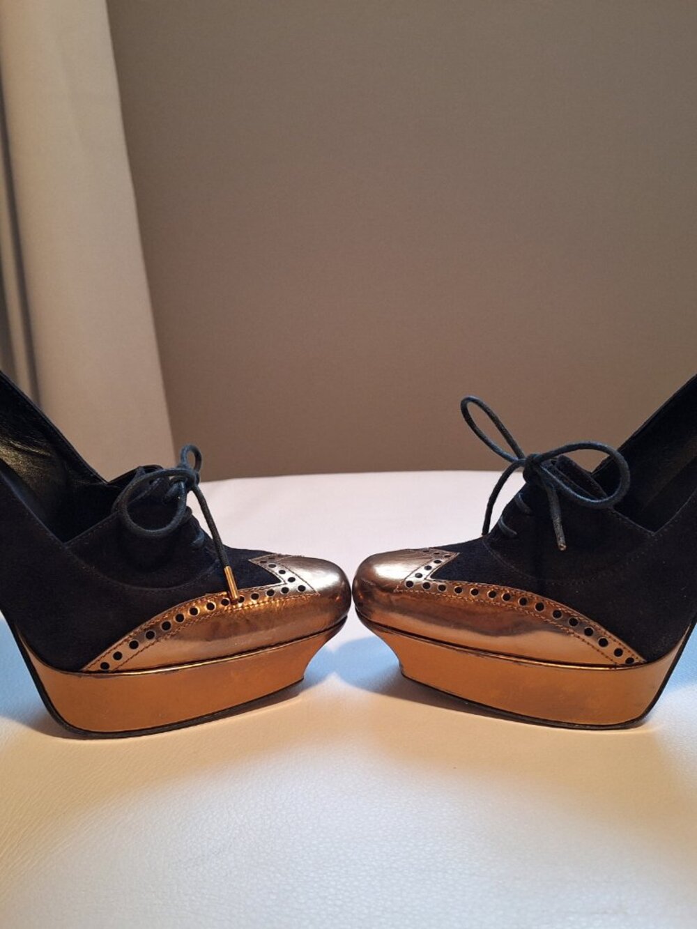 Gucci black and gold platform stiletto heels - Picture 14 of 16